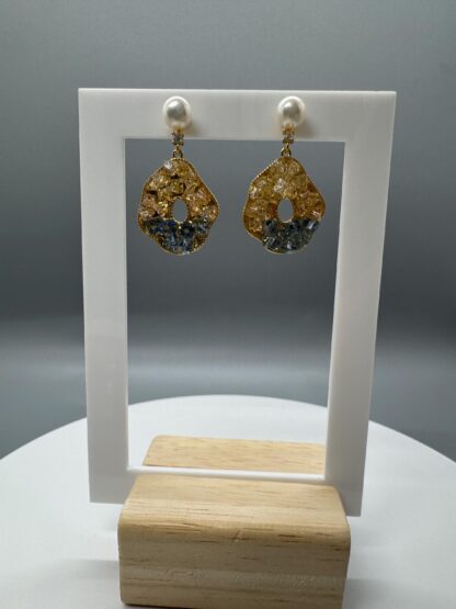 Pearl Dangle Earings with Hombre Crystals - Image 2