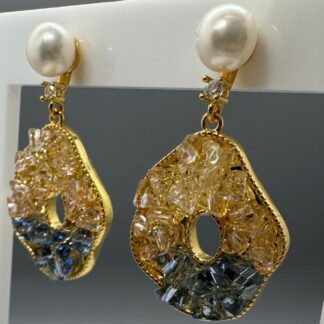 Pearl Dangle Earings with Hombre Crystals