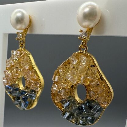Pearl Dangle Earings with Hombre Crystals
