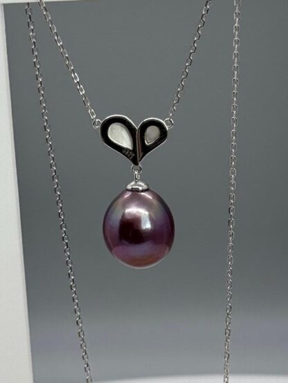 Rainbow Luster Purple Pearl on Sterling Silver Mother of Pearl Stationary Heart Pendant Necklace - Image 3