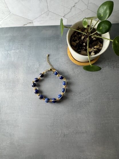 Bold Lapis Lazuli Chain Bracelet – Handmade Gold-Plated Wire Links, 8mm Gemstones - Image 2