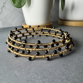 Gold Wire-Wrapped Black Spinel Memory Wire Bracelet – Elegant Autumn Jewelry