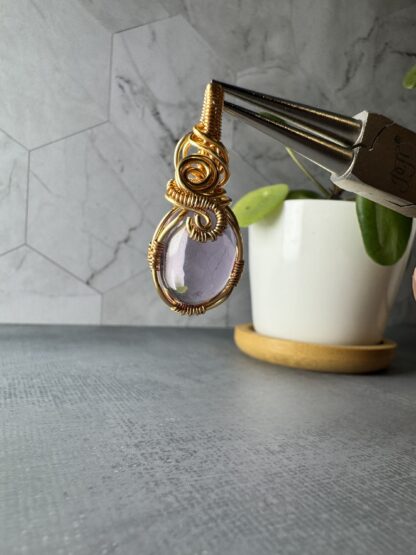 High-Quality Amethyst Wire Wrapped Pendant – Clear Gemstone, Gold-Plated Artistic Design